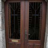 La porticina in legno che varchiamo per entrare all'interno della cappella (foto di Gennaro Gargiulo)